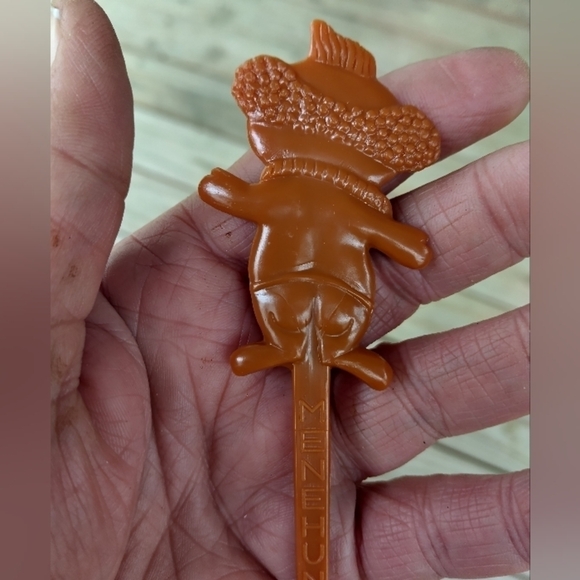 6 Vintage Trader Vic's Menehunes Hawaiian Drink Stirrers Sizzle Sticks Hawaii - Picture 6 of 6